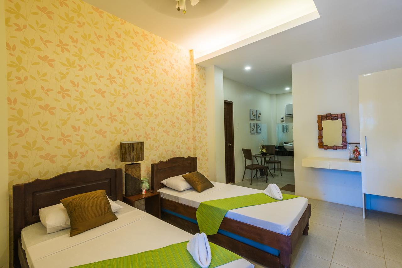 Balai Carmela Hotel Tuguegarao City Exterior photo